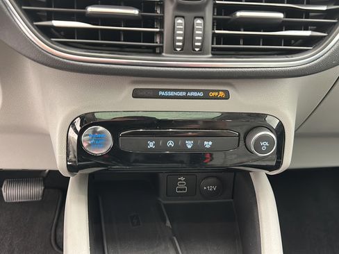 Used 2025 Ford Escape Platinum AWD/4WD image 19