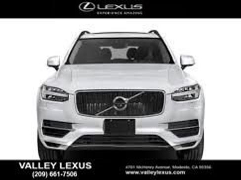 Used 2016 Volvo XC90 T6 Momentum w/ Momentum Plus Package AWD/4WD image 11