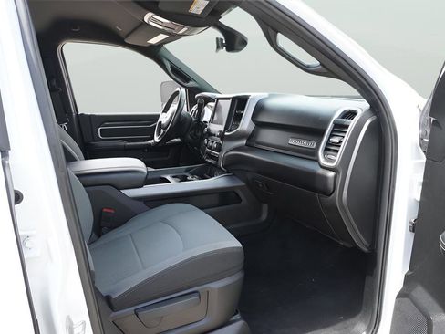 Used 2024 RAM 2500 Big Horn w/ Off Road Package AWD/4WD image 27