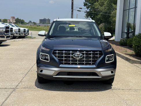 New 2025 Hyundai Venue Limited image 17