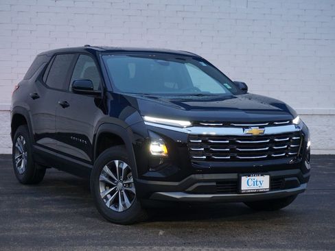 New 2025 Chevrolet Equinox LT FWD image 2