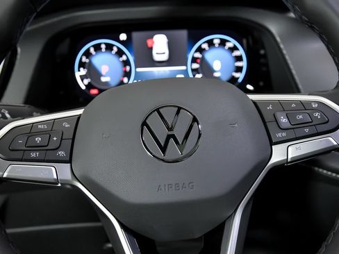 Used 2026 Volkswagen Atlas Cross Sport SEL Premium R-Line AWD/4WD image 12
