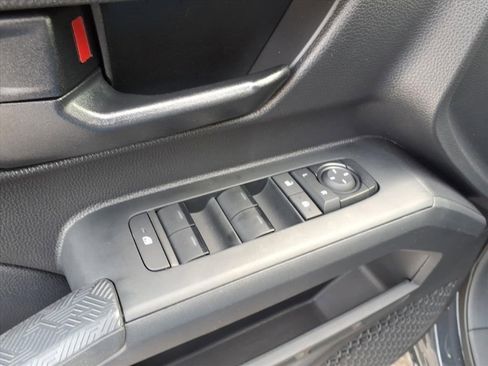 Certified 2024 Toyota Tacoma SR image 17