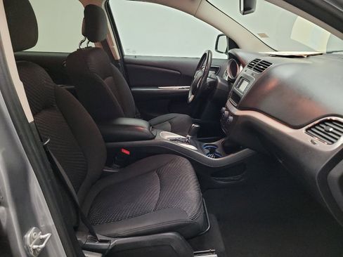 Used 2017 Dodge Journey SE w/ Flexible Seating Group FWD image 21