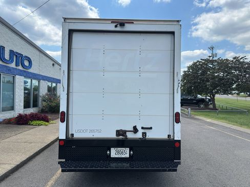 Used 2022 Ford Transit 350 DRW RWD image 5