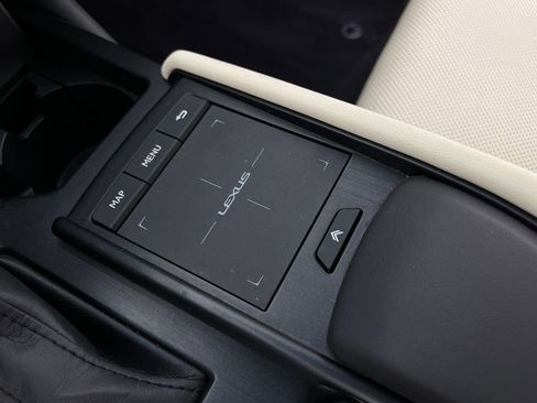 Certified 2022 Lexus ES 350 w/ Premium Package image 26