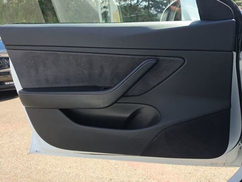 Used 2018 Tesla Model 3 Long Range image 17