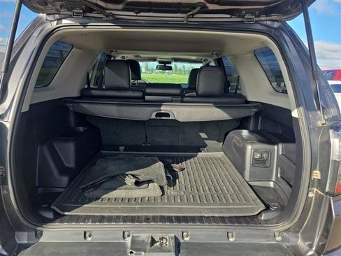 Used 2018 Toyota 4Runner TRD Off-Road Premium AWD/4WD image 10
