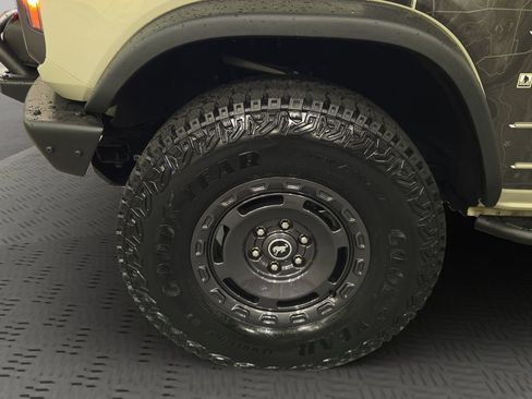 Used 2022 Ford Bronco Everglades AWD/4WD image 15
