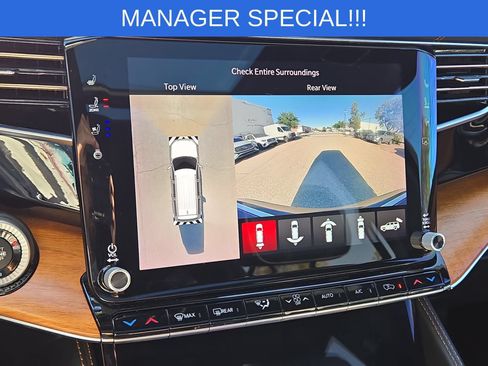 Used 2022 Jeep Grand Wagoneer Series III AWD/4WD image 18