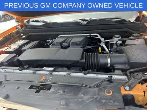 Used 2025 Chevrolet Colorado Z71 w/ Technology Package AWD/4WD image 9