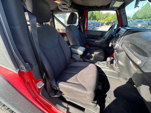 Used 2014 Jeep Wrangler Sport AWD/4WD image 10