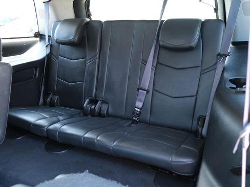 Used 2016 Cadillac Escalade Luxury AWD/4WD image 15
