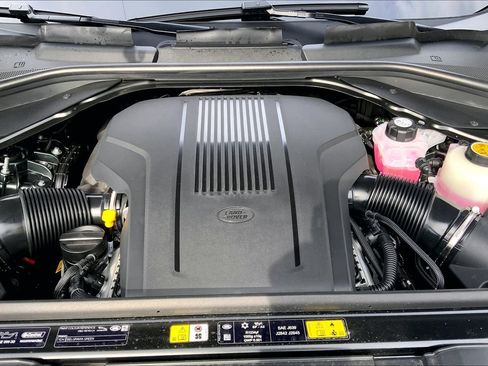 New 2026 Land Rover Range Rover Long Wheelbase SE image 16