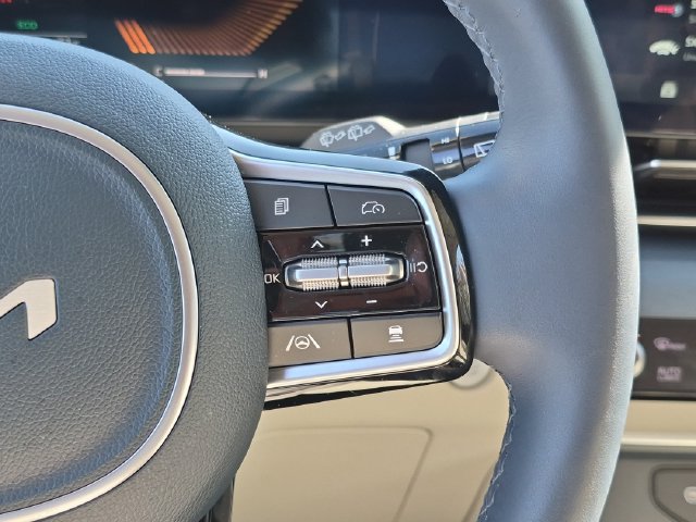 Used 2026 Kia Carnival EX FWD image 15