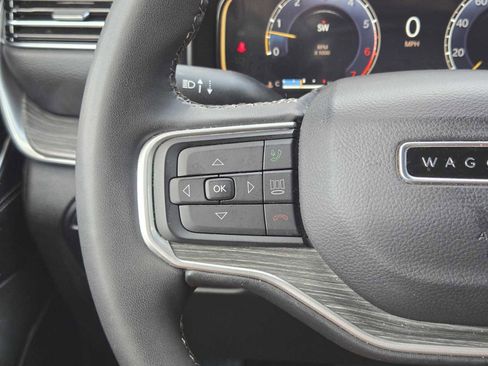 Used 2024 Jeep Wagoneer L Series II image 27