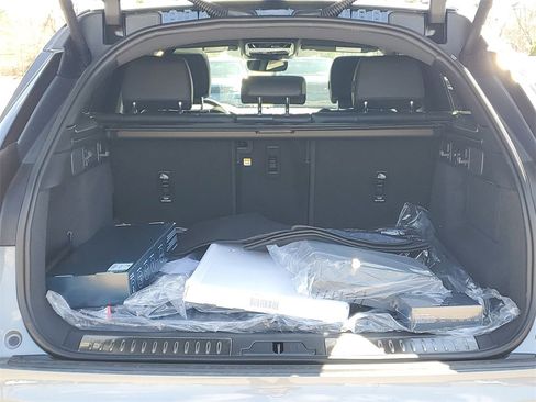 New 2026 Land Rover Range Rover Velar Dynamic SE image 6