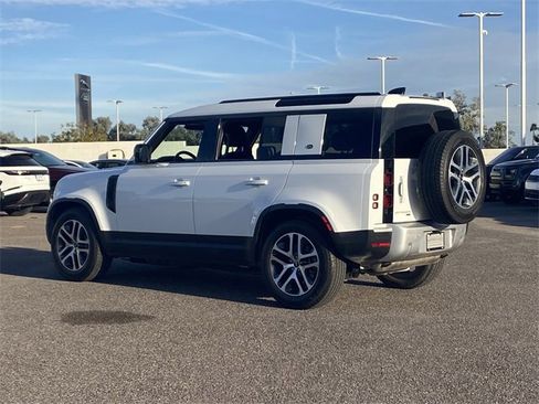 Used 2021 Land Rover Defender 110 SE image 30
