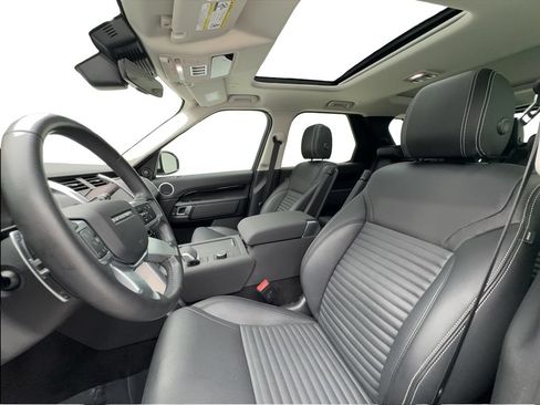 Used 2023 Land Rover Discovery S AWD/4WD image 19