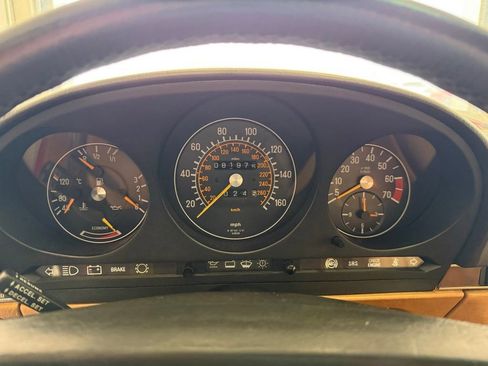 Used 1988 Mercedes-Benz 560 SL image 34