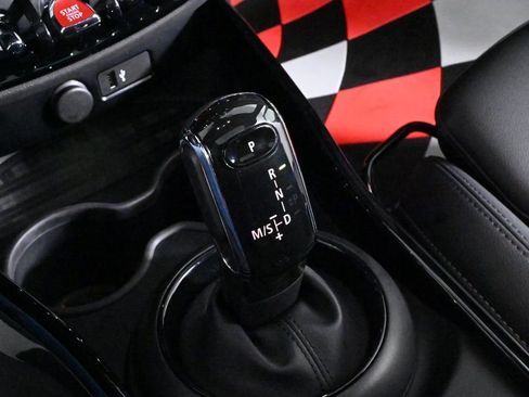 Used 2022 MINI Cooper Clubman S w/ Driver Assistance Package image 19