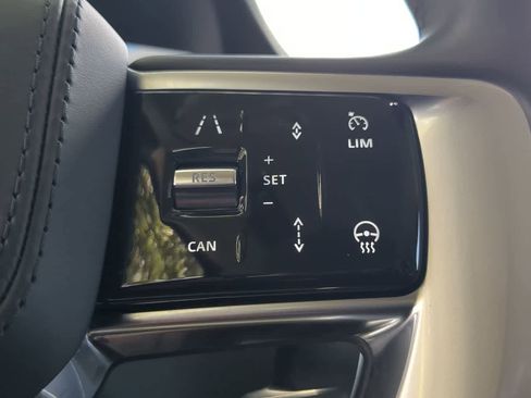 New 2025 Land Rover Range Rover Long Wheelbase SE AWD/4WD image 27