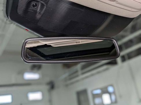 Used 2020 Ford Explorer Platinum w/ Premium Technology Package image 36