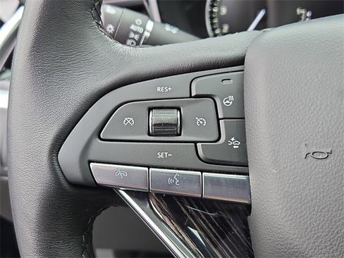 Used 2025 Cadillac XT6 Premium Luxury image 28