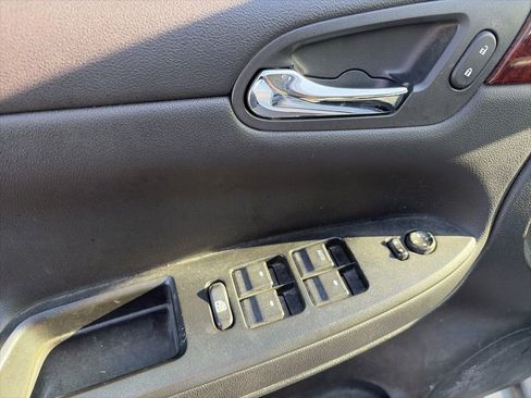 Used 2011 Chevrolet Impala LS FWD image 18