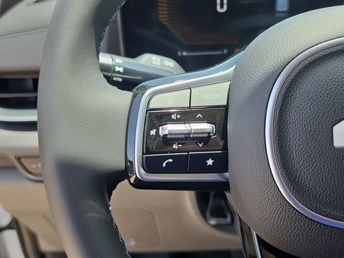 New 2026 Kia Carnival EX FWD image 31