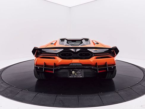 Used 2025 Lamborghini Revuelto AWD/4WD image 19