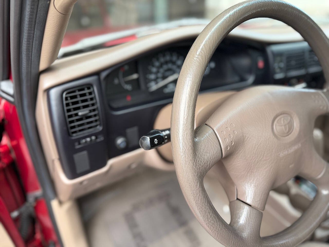 Used 2002 Toyota Tacoma 2WD Regular Cab image 18