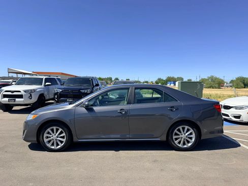 Used 2012 Toyota Camry XLE w/ Leather Pkg FWD image 8