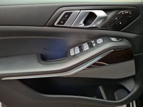 Used 2025 BMW X7 xDrive40i image 14