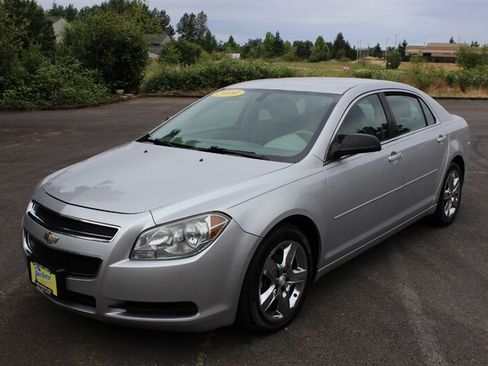 Used 2010 Chevrolet Malibu LS FWD image 2