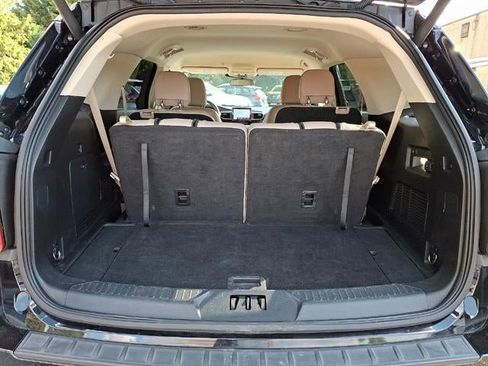 Used 2021 Ford Explorer XLT w/ Equipment Group 202A AWD/4WD image 29