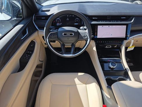 New 2026 Jeep Grand Cherokee Limited image 10