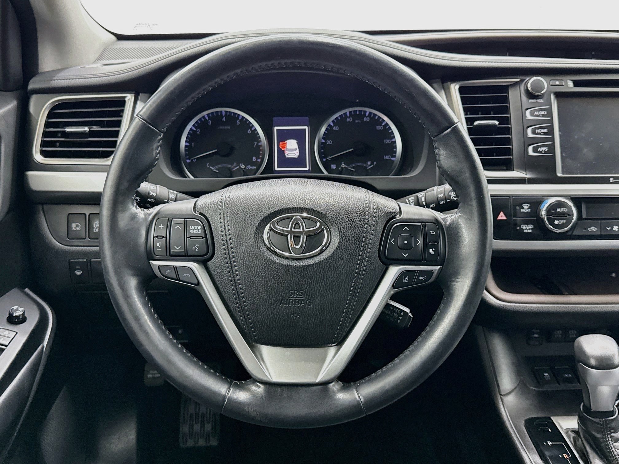 Used 2018 Toyota Highlander Plus FWD image 17