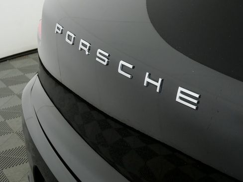 Used 2017 Porsche Macan image 36