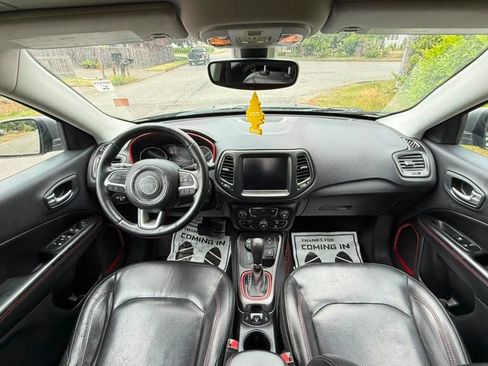 Used 2018 Jeep Compass Trailhawk w/ Leather Interior Group AWD/4WD image 6