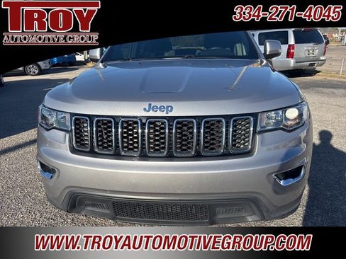 Used 2018 Jeep Grand Cherokee Laredo image 18