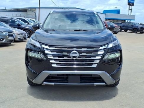 Used 2025 Nissan Rogue SL AWD/4WD image 2