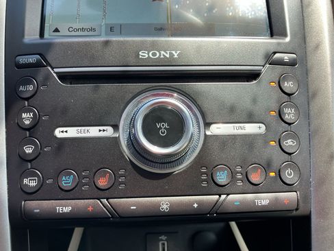 Used 2017 Ford Fusion Platinum FWD image 19