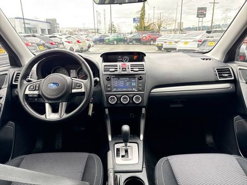 Used 2018 Subaru Forester 2.5i w/ Alloy Wheel Package image 13