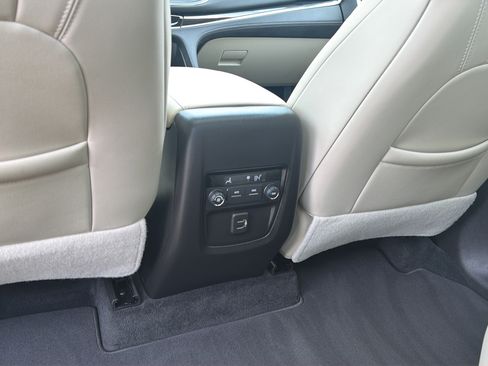 Used 2023 Buick Enclave Essence w/ Experience Buick Package AWD/4WD image 27