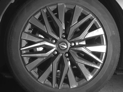 Used 2025 Nissan Altima 2.5 SV image 12