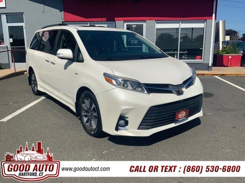 Used 2018 Toyota Sienna XLE AWD 7-Passenger (Natl) image 3