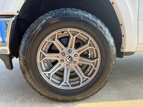 Used 2022 RAM 1500 Laramie AWD/4WD image 5