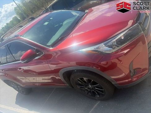 Used 2019 Toyota Highlander SE image 6