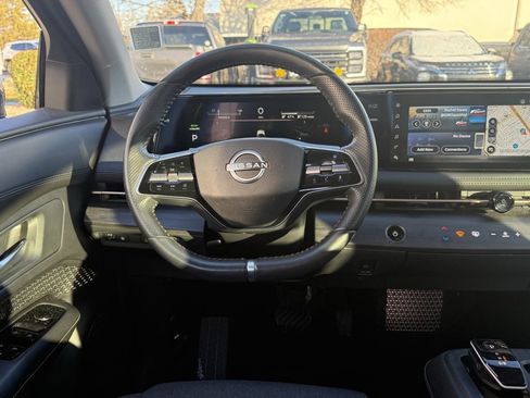 Used 2023 Nissan Ariya FWD image 22